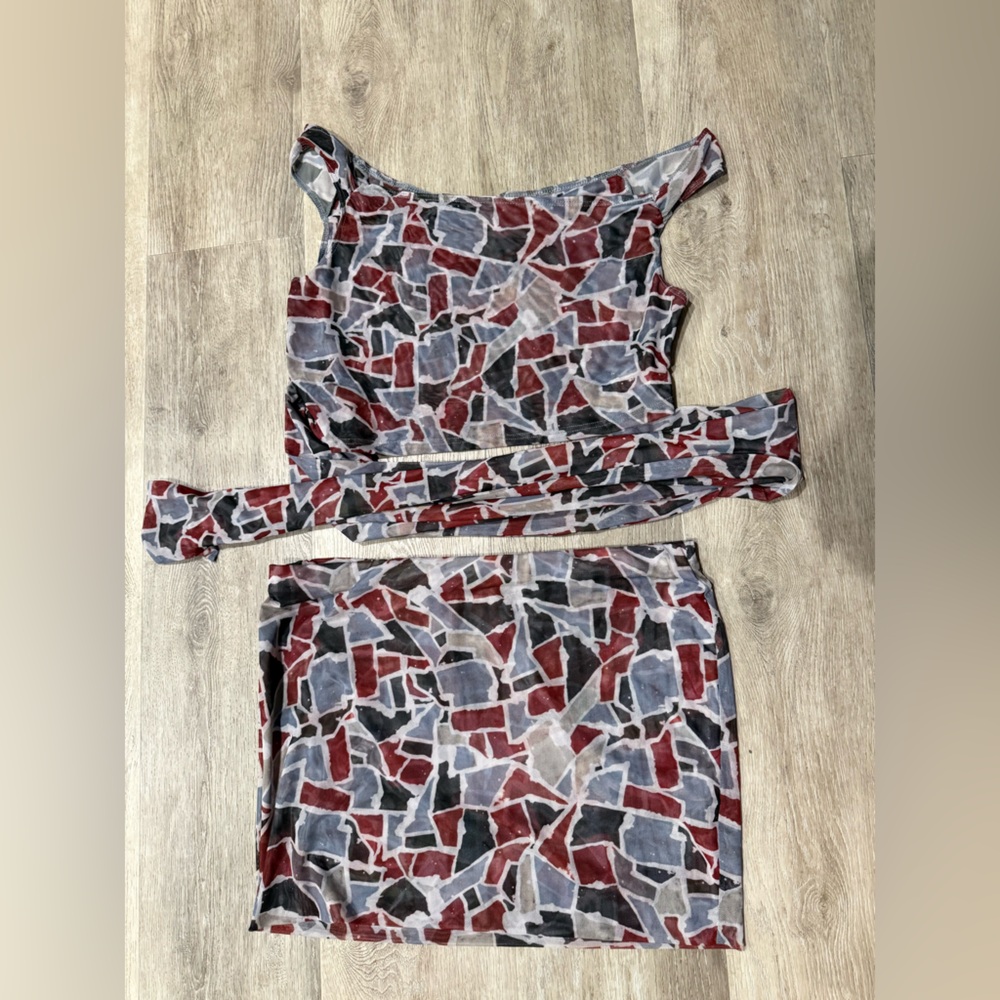 Inamorata Geometric Patterned Two-Piece mesh set